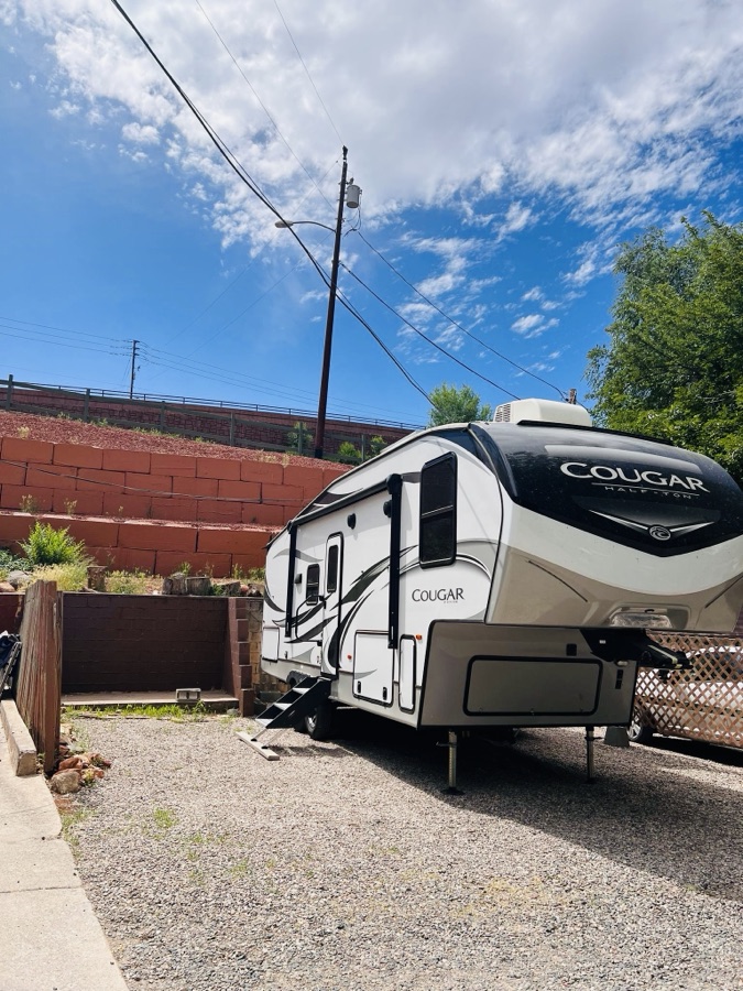 Oak Creek Mobilodge